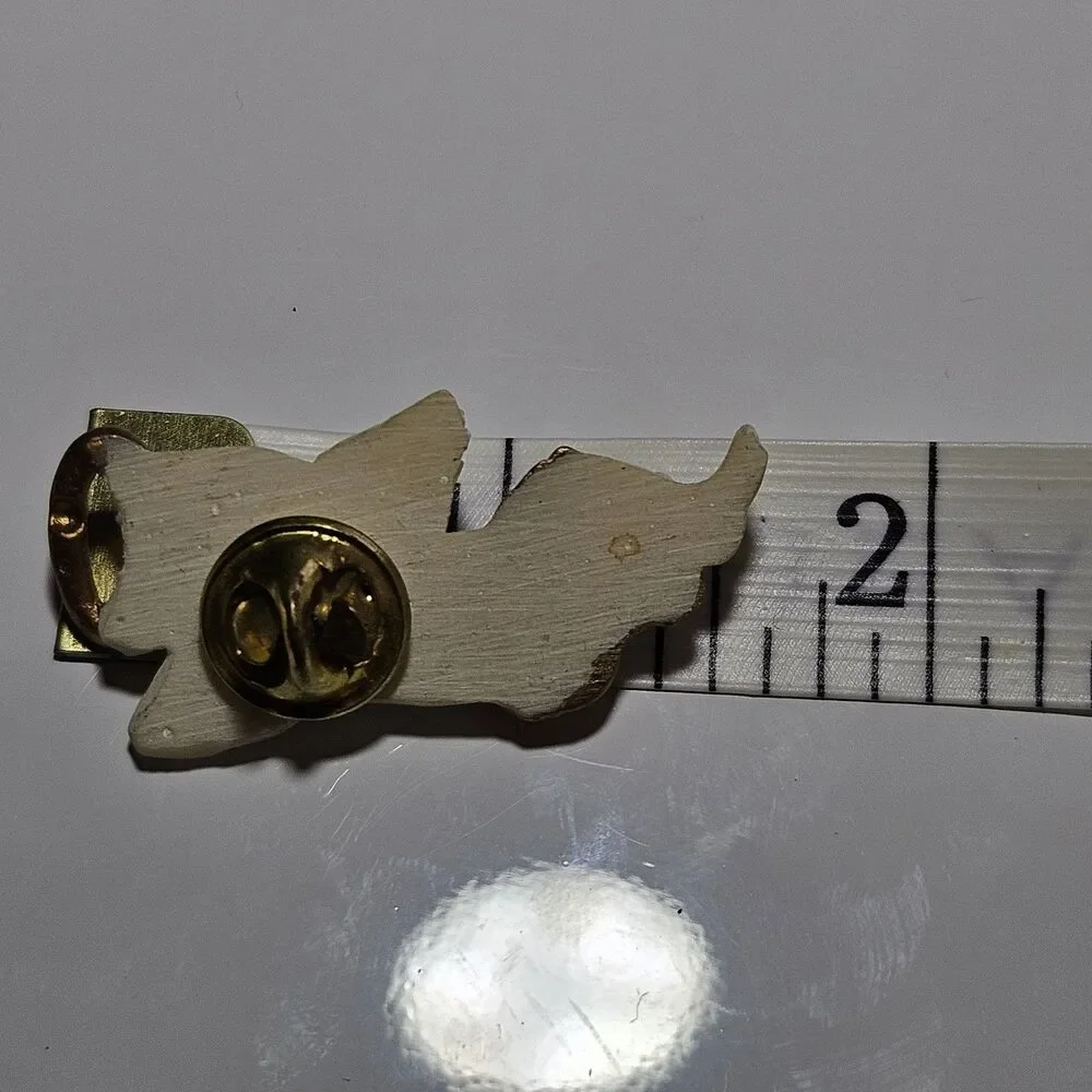 Vintage White And Gold Colored Cherub Brooch Pin Angel